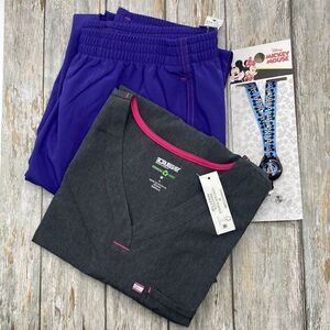 Women’s Scrubs Short Sleeve Top Shirt & Jogger Pants With Retractable Lanyard M